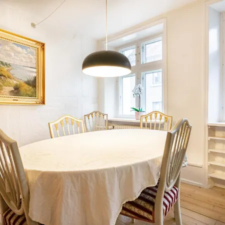 Apartment Classic Danish Design In City Center