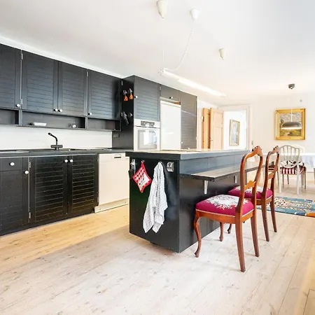 Classic Danish Design In City Center Apartment *